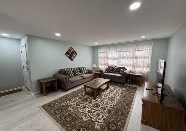 Photo 4 of Condo for sale at 3101 W Rosemont Ave #2E, Chicago, IL 60659 | MLS# 12751032 | Listing updated on 2026-09-16