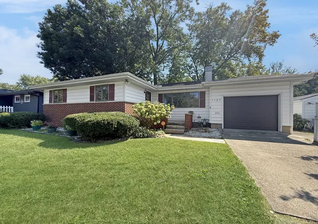 Photo 2 of Single family home for sale at 1107 E Fairlawn Dr, Urbana, IL 61801 | MLS# 12751048 | Listing updated on 2026-10-07