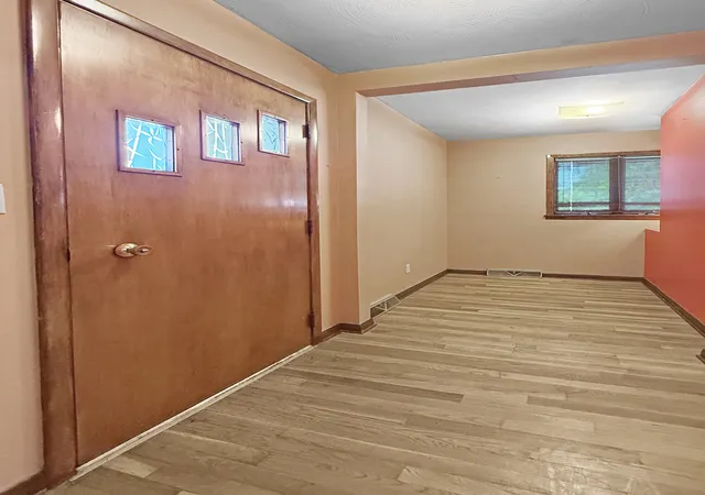 Photo 3 of Single family home for sale at 1107 E Fairlawn Dr, Urbana, IL 61801 | MLS# 12751048 | Listing updated on 2026-10-07