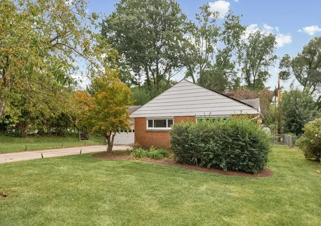 Photo 3 of Single family home for sale at 1407 W John St, Champaign, IL 61821 | MLS# 12751051 | Listing updated on 2026-10-04
