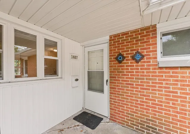 Photo 3 of Single family home for sale at 1407 W John St, Champaign, IL 61821 | MLS# 12751051 | Listing updated on 2026-10-04