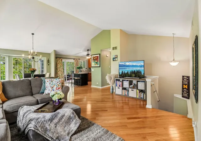Photo 3 of Townhouse for sale at 1320 Waverly Dr, Volo, IL 60020 | MLS# 12751066 | Listing updated on 2026-09-12