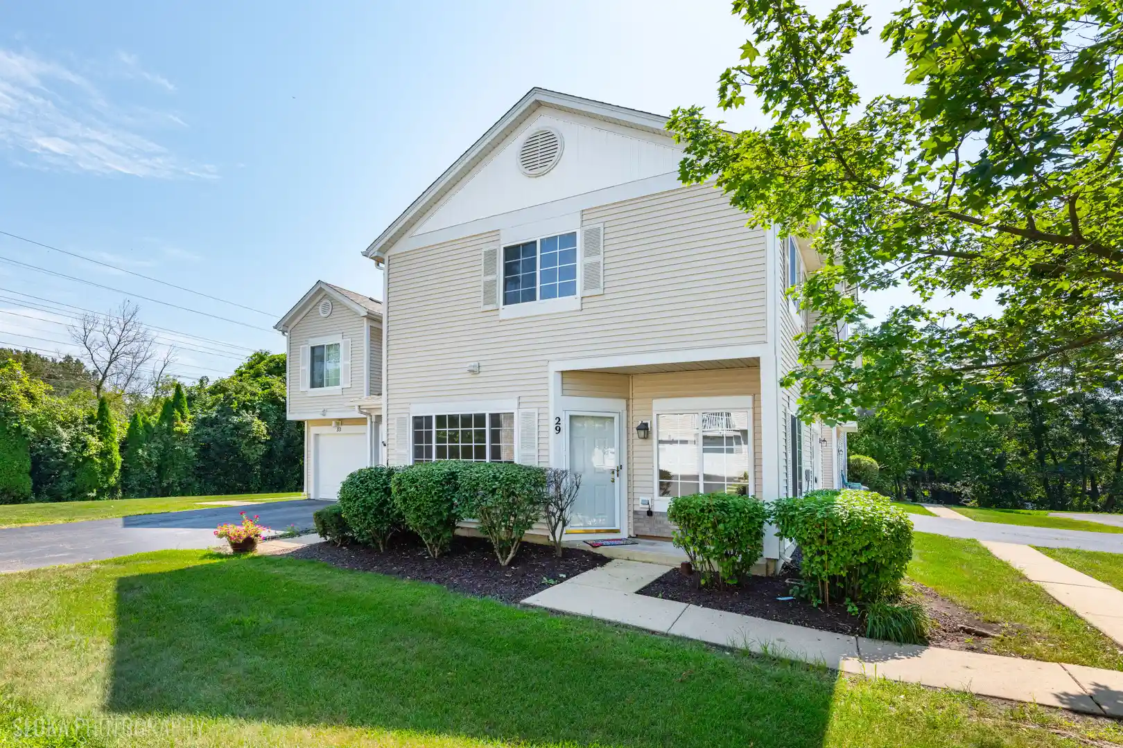 Listing Photo 1 - Condo for sale in 29 Braxton Ln located at 29 Braxton Ln, Aurora, IL 60504 - Unit #29
