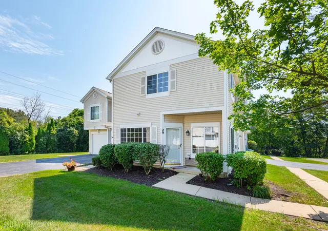 Condo for sale at 29 Braxton Ln #29, Aurora, IL 60504 | MLS# 12751074