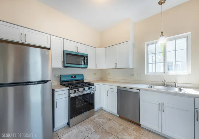 Photo 2 of Condo for sale at 29 Braxton Ln #29, Aurora, IL 60504 | MLS# 12751074 | Listing updated on 2026-10-27