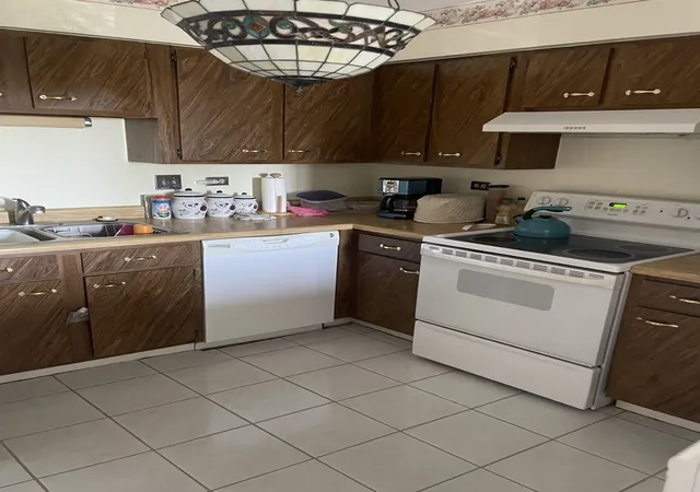 Listing Photo 4 - Condo for sale in building located at 134 Klein Creek Ct, Carol Stream, IL 60188 - Unit #5E
