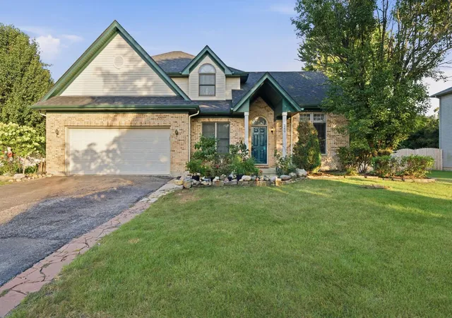 Photo 3 of Single family home for sale at 260 Tecumseh Dr, Bolingbrook, IL 60490 | MLS# 12751101 | Listing updated on 2026-10-07