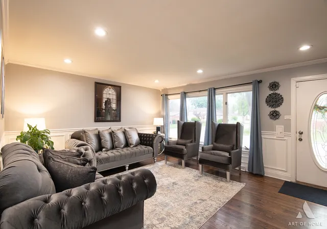 Photo 3 of Single family home for sale at 15330 Ingleside Ave, South Holland, IL 60473 | MLS# 12751127 | Listing updated on 2026-09-09