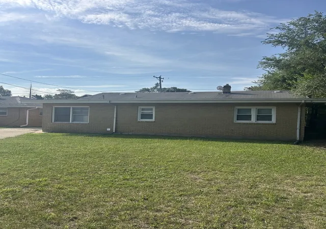 Photo 17 of Sale Pending at 416 16th Avenue, Rockford, IL 61104 | MLS# 12751138 | Listing updated on 2026-10-28