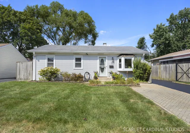 Photo 2 of Single family home for sale at 1691 Charles Dr, Glendale Heights, IL 60139 | MLS# 12751144 | Listing updated on 2026-09-17