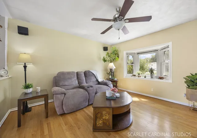 Photo 4 of Single family home for sale at 1691 Charles Dr, Glendale Heights, IL 60139 | MLS# 12751144 | Listing updated on 2026-09-17