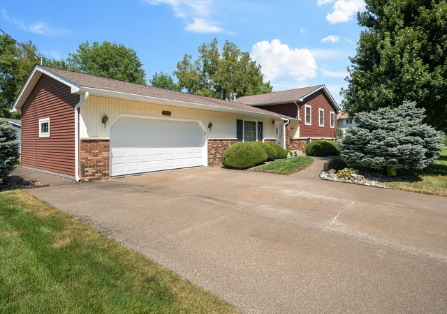Photo 1 of Single family home for sale at 126 W 28th Avenue, Coal Valley, IL 61240 | MLS# 12751161 | Listing updated on 2026-09-14
