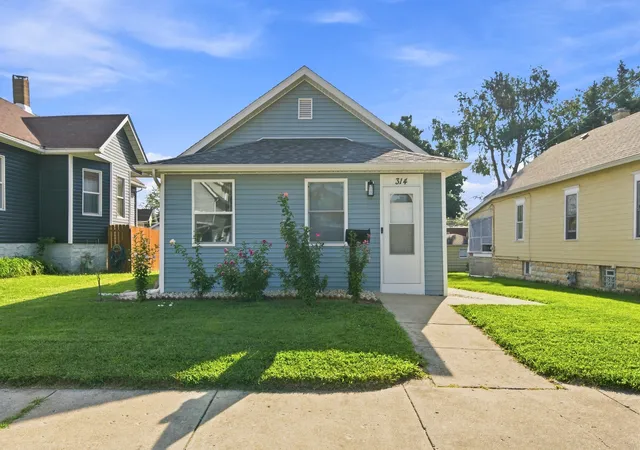 Photo 2 of Single family home for sale at 314 Willow Ave, Joliet, IL 60436 | MLS# 12751193 | Listing updated on 2026-09-23