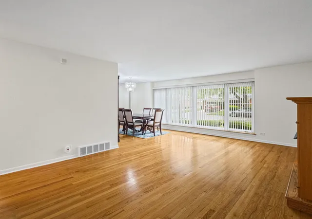 Photo 2 of Single family home for sale at 834 N Rainbow Dr, Glenwood, IL 60425 | MLS# 12751194 | Listing updated on 2026-09-20