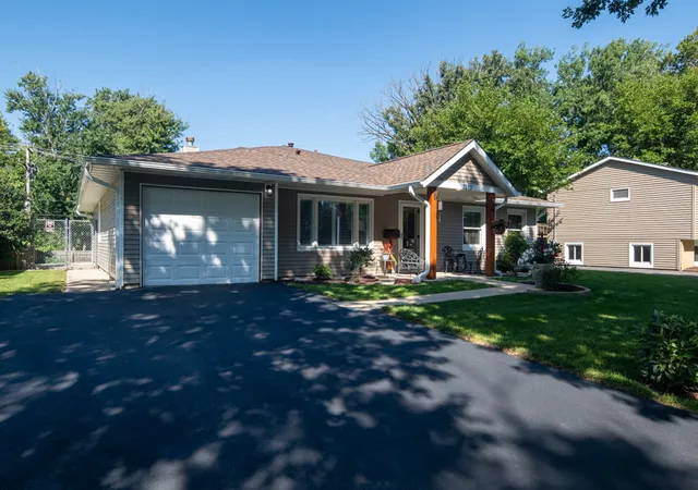 Photo 2 of Single family home for sale at 7212 Sprucewood Ave, Woodridge, IL 60517 | MLS# 12751205 | Listing updated on 2026-09-23