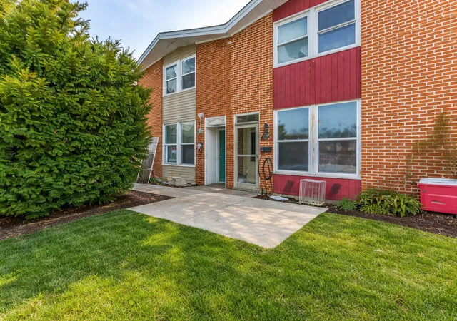 Photo 1 of Townhouse for sale at 1370 Fargo Ave #E, Des Plaines, IL 60018 | MLS# 12751209 | Listing updated on 2026-09-04