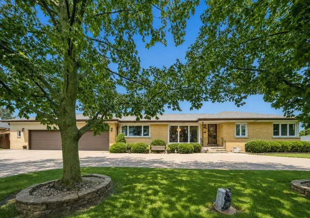 Photo 1 of Single family home for sale at 8231 W Berwyn Ave, Chicago, IL 60656 | MLS# 12751212 | Listing updated on 2026-10-27