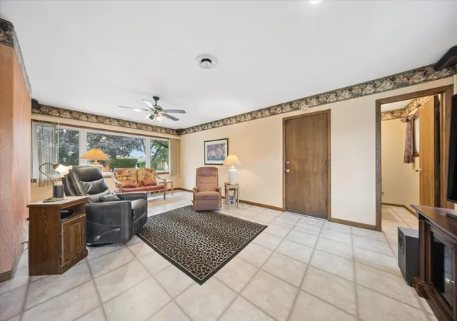 Photo 4 of Single family home for sale at 8231 W Berwyn Ave, Chicago, IL 60656 | MLS# 12751212 | Listing updated on 2026-10-27