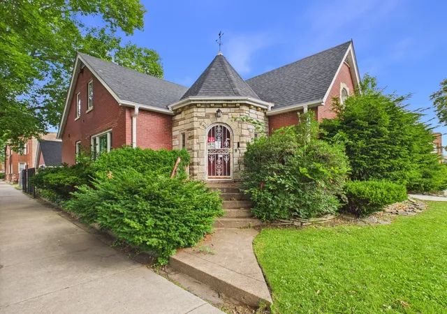 Photo 1 of Single family home for sale at 8156 S Paxton Ave, Chicago, IL 60617 | MLS# 12751214 | Listing updated on 2026-10-07