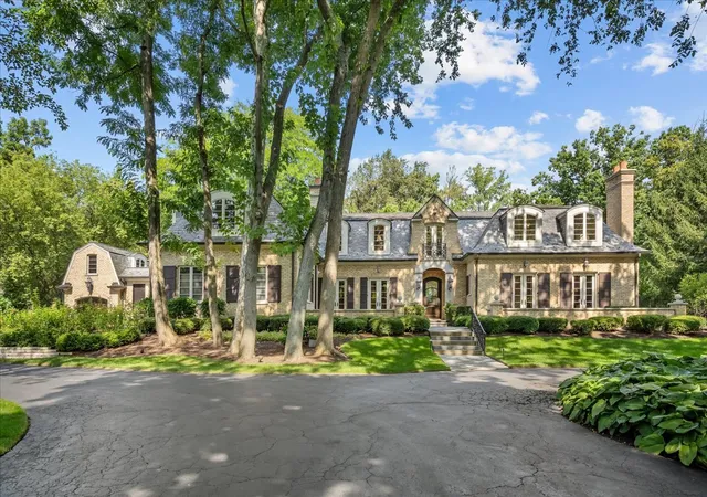 Photo 1 of Mansion for sale at 586 Spruce Ave, Lake Forest, IL 60045 | MLS# 12751221 | Listing updated on 2026-09-14