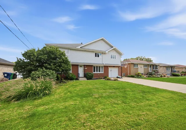 Photo 2 of Single family home for sale at 7211 Stickney Ave, Bridgeview, IL 60455 | MLS# 12751222 | Listing updated on 2026-09-14