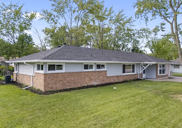 Photo 2 of Single family home for sale at 202 Wilson St, Park Forest, IL 60466 | MLS# 12751239 | Listing updated on 2026-09-19
