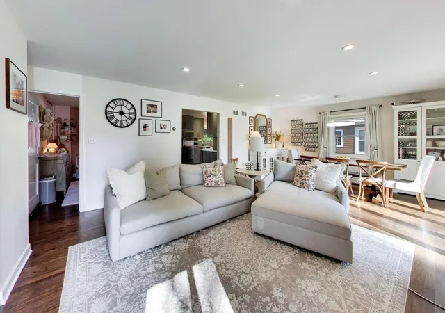 Photo 3 of Single family home for sale at 428 N Stewart Ave, Lombard, IL 60148 | MLS# 12751242 | Listing updated on 2026-09-22