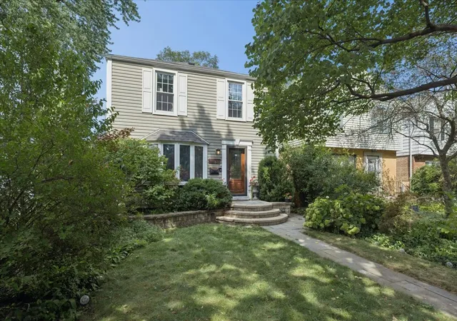 Photo 2 of Single family home for sale at 1923 Warren St, Evanston, IL 60202 | MLS# 12751244 | Listing updated on 2026-09-21