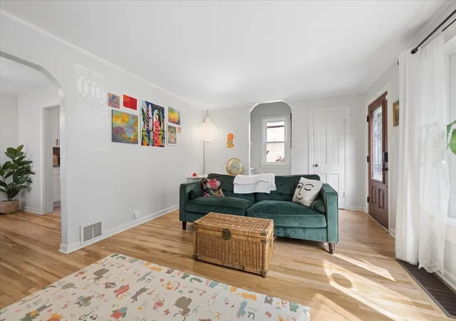 Photo 3 of Single family home for sale at 1923 Warren St, Evanston, IL 60202 | MLS# 12751244 | Listing updated on 2026-09-21