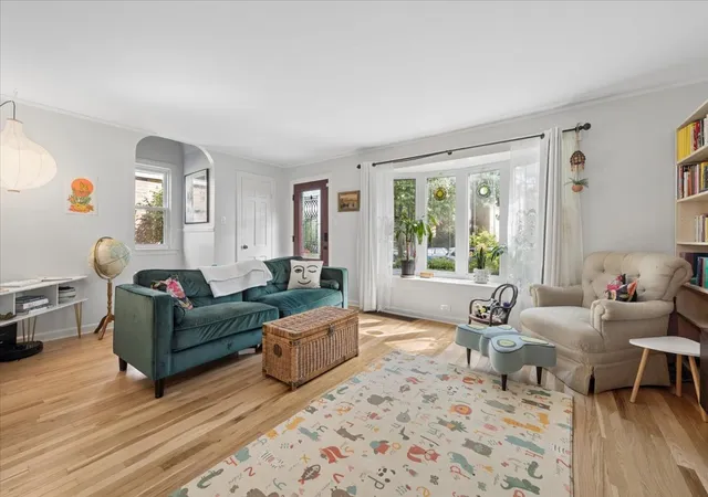 Photo 4 of Single family home for sale at 1923 Warren St, Evanston, IL 60202 | MLS# 12751244 | Listing updated on 2026-09-21