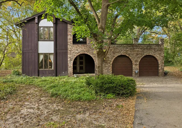 Photo 1 of Single family home for sale at 13n200 Wedgewood Dr, Elgin, IL 60124 | MLS# 12751267 | Listing updated on 2026-10-21