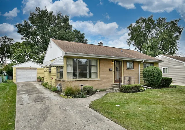 Photo 2 of Single family home for sale at 1308 Margret St, Des Plaines, IL 60018 | MLS# 12751268 | Listing updated on 2026-10-01