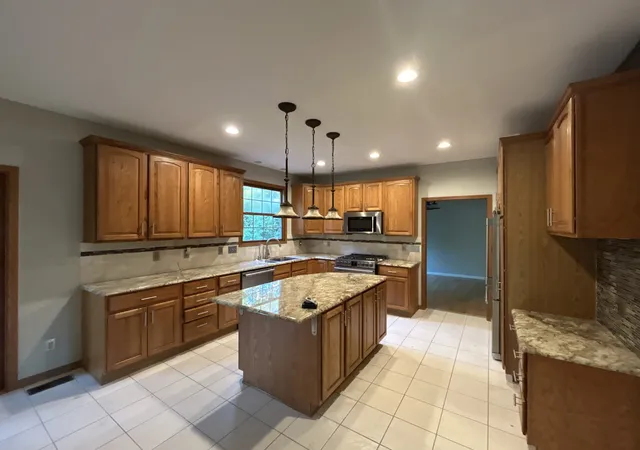Photo 3 of Single family home for sale at 2601 W Windflower Ct, Peoria, IL 61615 | MLS# 12751270 | Listing updated on 2026-09-09