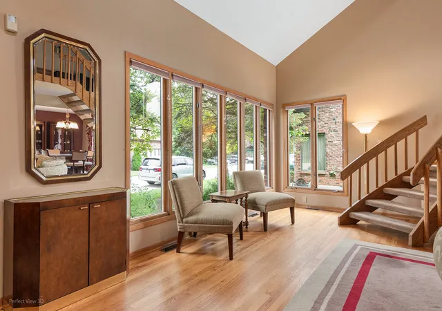Photo 3 of Townhouse for sale at 31 Lucas Dr, Palos Hills, IL 60465 | MLS# 12751286 | Listing updated on 2026-10-05