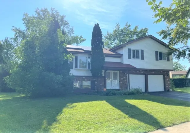 Photo 3 of Single family home for sale at 1955 Zeppelin Dr, Hanover Park, IL 60133 | MLS# 12751309 | Listing updated on 2026-10-06