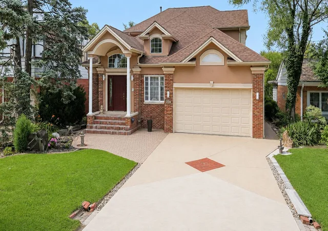 Photo 2 of Single family home for sale at 1704 Marguerite St, Park Ridge, IL 60068 | MLS# 12751312 | Listing updated on 2026-09-19