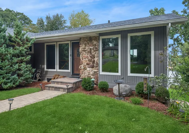 Photo 2 of Single family home for sale at 2202 Lake Shore Dr, Lindenhurst, IL 60046 | MLS# 12751317 | Listing updated on 2026-09-12
