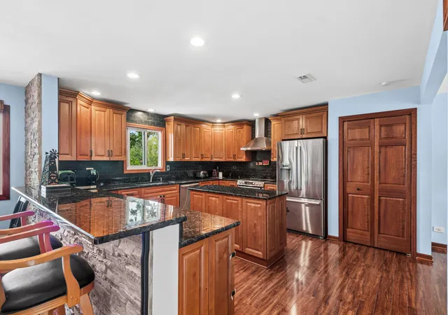 Photo 2 of Single family home for sale at 2202 Lake Shore Dr, Lindenhurst, IL 60046 | MLS# 12751317 | Listing updated on 2026-09-12