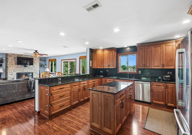 Photo 3 of Single family home for sale at 2202 Lake Shore Dr, Lindenhurst, IL 60046 | MLS# 12751317 | Listing updated on 2026-09-12