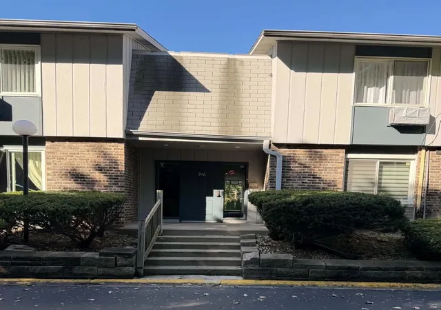 Condo for sale at 916 E Old Willow Rd #102, Prospect Heights, IL 60070 | MLS# 12751334