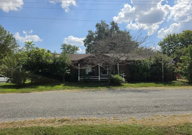 Photo 2 of Single family home for sale at 601 S Lincoln St, West Frankfort, IL 62896 | MLS# 12751335 | Listing updated on 2026-09-12
