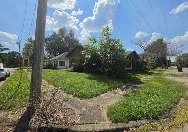 Photo 3 of Single family home for sale at 601 S Lincoln St, West Frankfort, IL 62896 | MLS# 12751335 | Listing updated on 2026-09-12