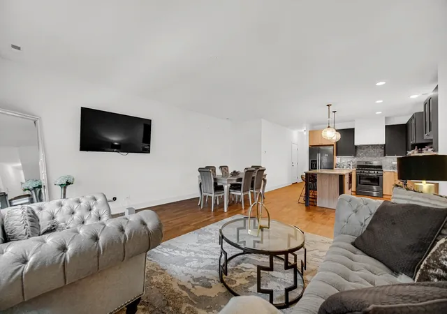 Listing Photo 4 - Condo for sale in building located at 4516 S Indiana Ave, Chicago, IL 60653 - Unit #2