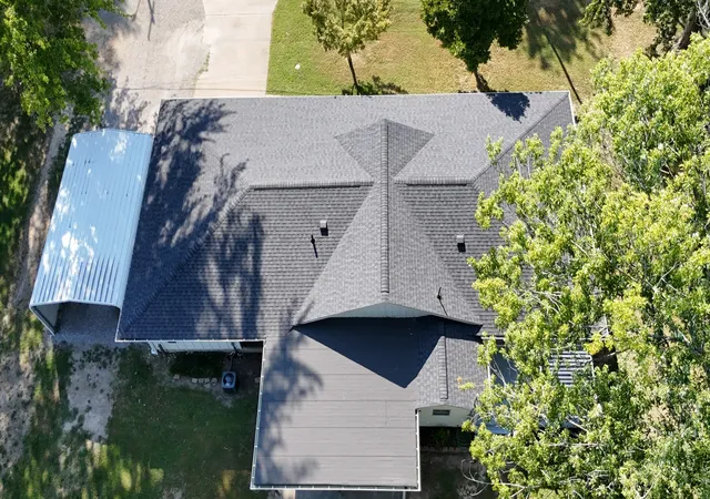 Photo 4 of Single family home for sale at 720 Sheridan Dr, Benton, IL 62812 | MLS# 12751354 | Listing updated on 2026-09-12