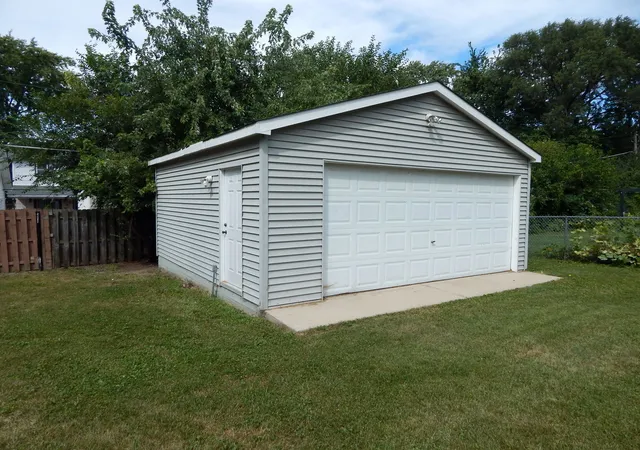 Photo 3 of Sale Pending at 11740 S Ridgeway Ave, Alsip, IL 60803 | MLS# 12751370 | Listing updated on 2026-10-07