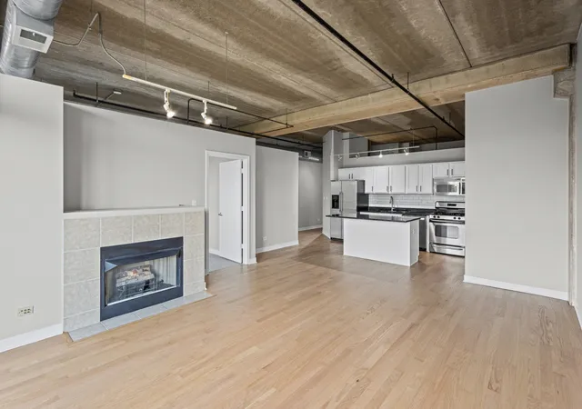 Photo 4 of Sale Pending at 833 W 15th Place #303, Chicago, IL 60608 | MLS# 12751379 | Listing updated on 2026-09-18