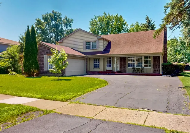 Photo 1 of Single family home for sale at 315 E Reseda Pkwy, Palatine, IL 60067 | MLS# 12751391 | Listing updated on 2026-09-05