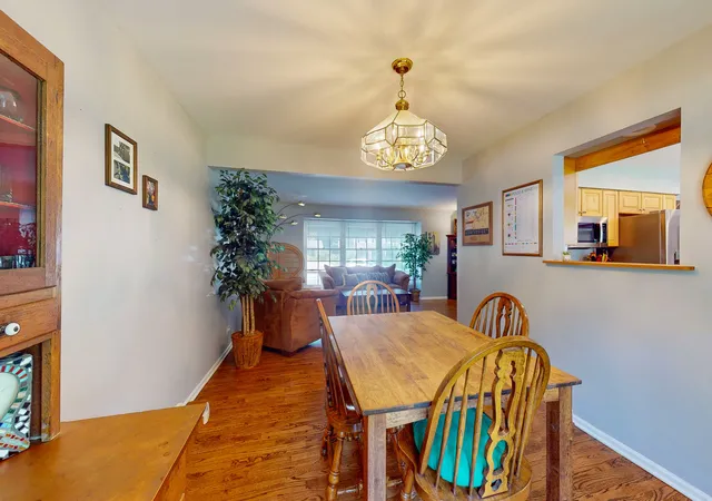 Photo 4 of Single family home for sale at 315 E Reseda Pkwy, Palatine, IL 60067 | MLS# 12751391 | Listing updated on 2026-10-05