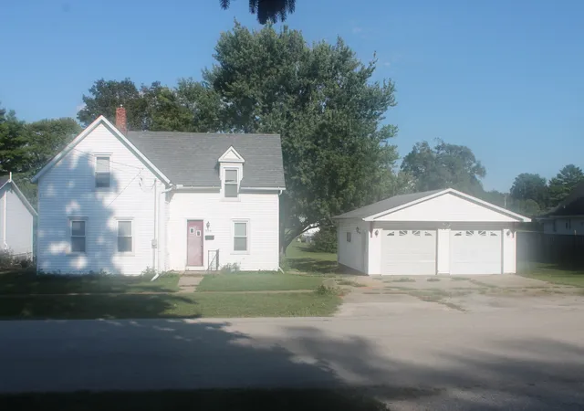 Single family home for sale at 306 N Holmes St, Cambridge, IL 61238 | MLS# 12751399