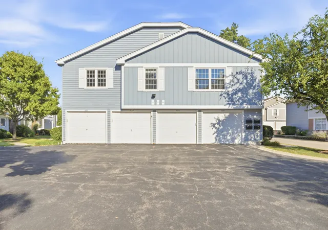 Photo 2 of Condo for sale at 1645 Timber Trl #D, Wheaton, IL 60189 | MLS# 12751404 | Listing updated on 2026-09-12